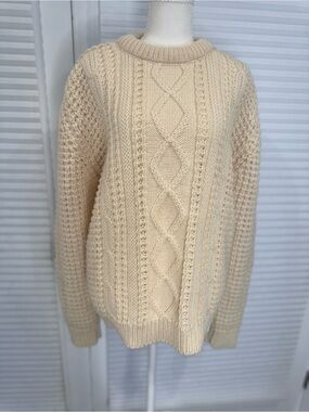 Made in Ireland Pure Wool Classic Cable Crewneck Sweater in Cream